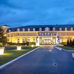 Отель Mercure Chantilly & Conventions (adults Only) Vineuil-Saint-Firmin