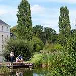 Отель Mercure Chantilly & Conventions (adults Only)